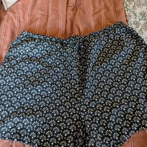 Torrid Black and White Floral Women's Bermudas